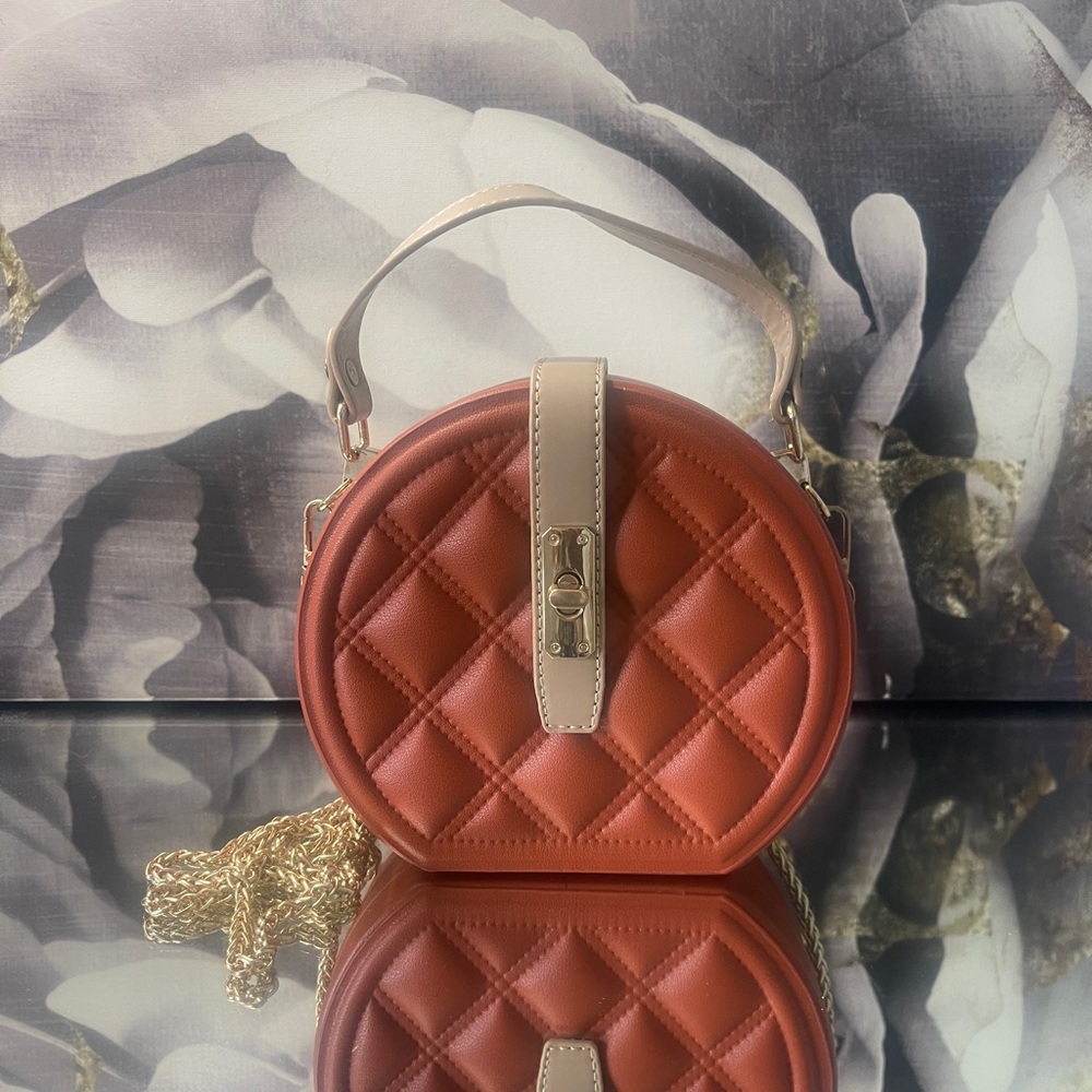 Quilted Circle Bag - Tan